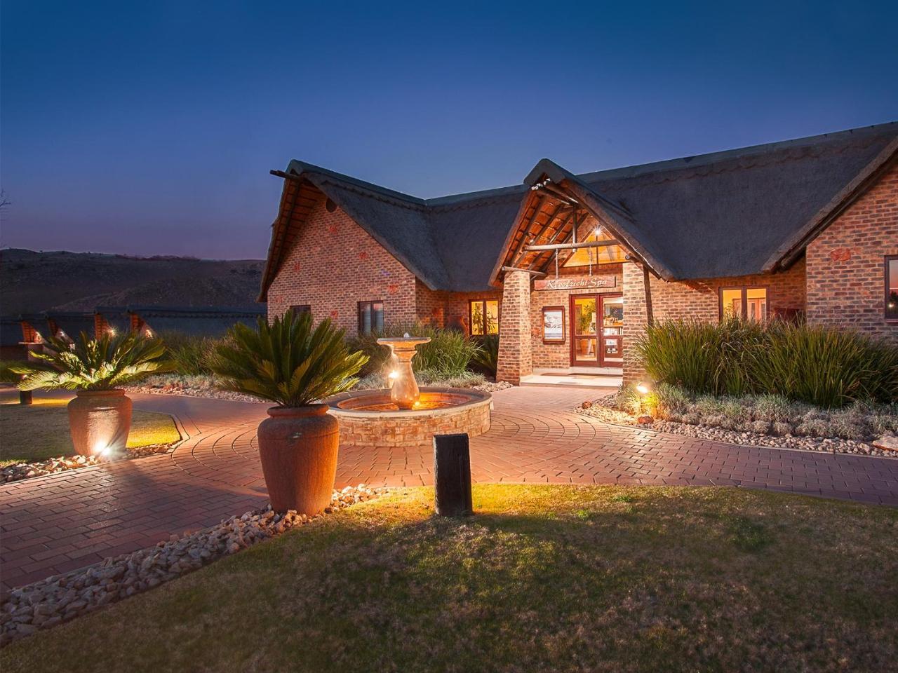 Kloofzicht Lodge & Spa Крюгерсдорп Екстер'єр фото The clubhouse at the Links Shell Cove