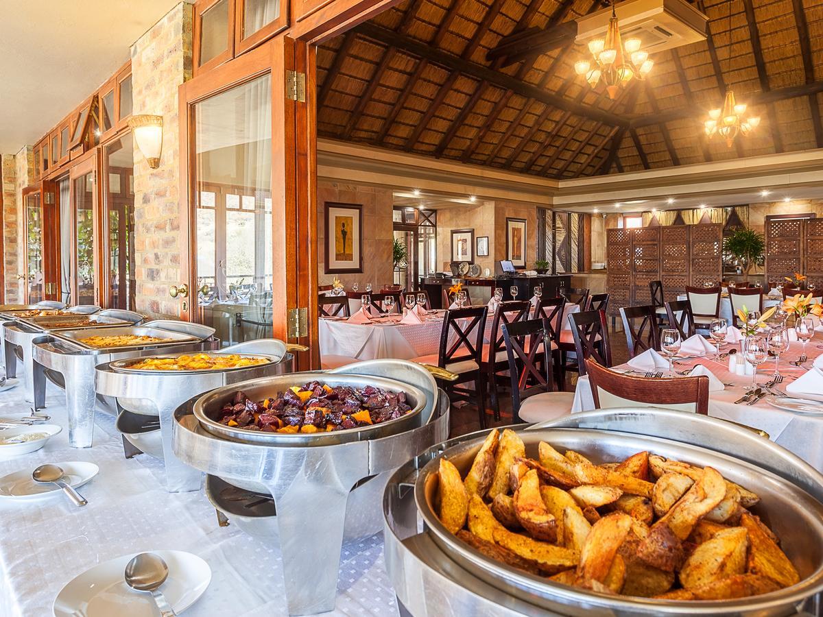 Kloofzicht Lodge & Spa Крюгерсдорп Екстер'єр фото A buffet at a hotel