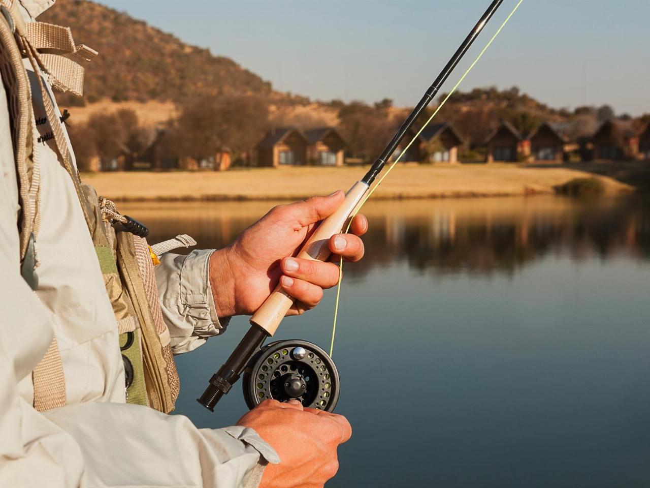 Kloofzicht Lodge & Spa Крюгерсдорп Екстер'єр фото Fly fishing